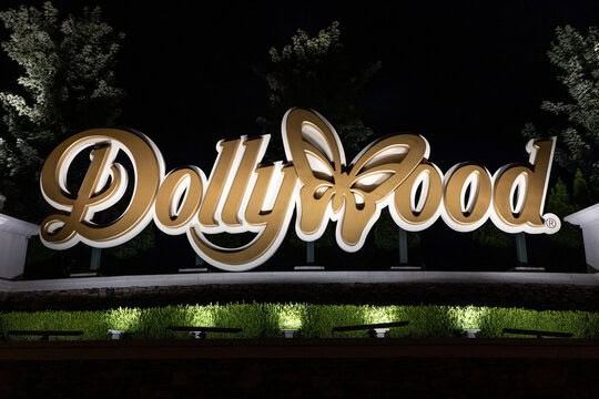 Is Dollywood Pet Friendly
