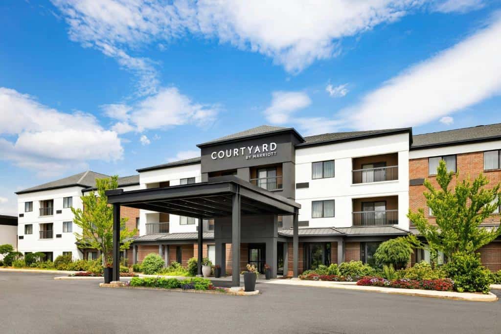 Is Courtyard by Marriott Pet Friendly