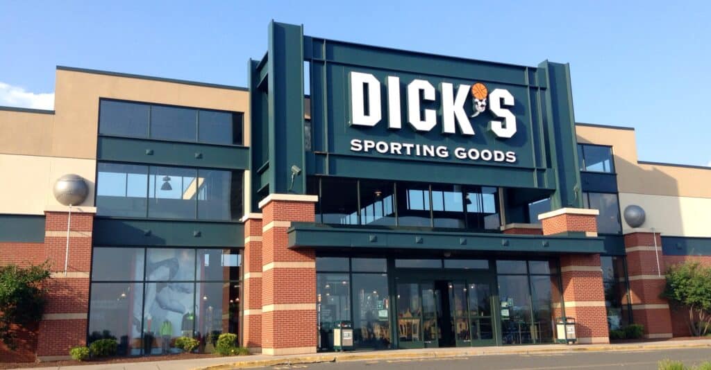 Is DICK Sporting Goods Pet Friendly