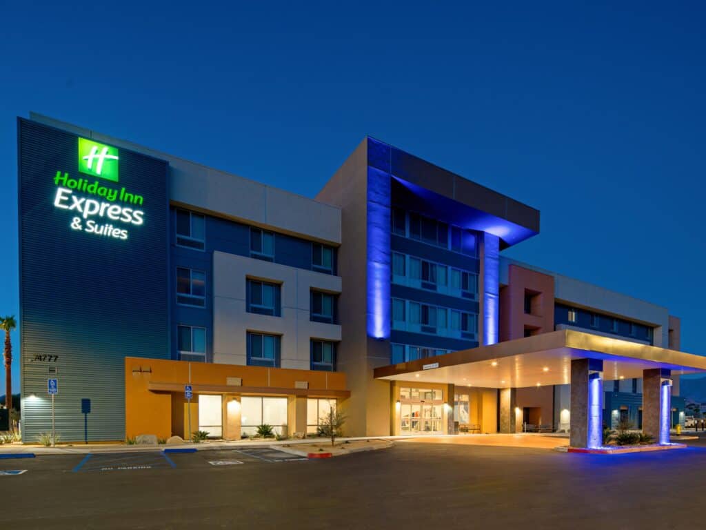 Are Holiday Inn Express Hotels Pet Friendly